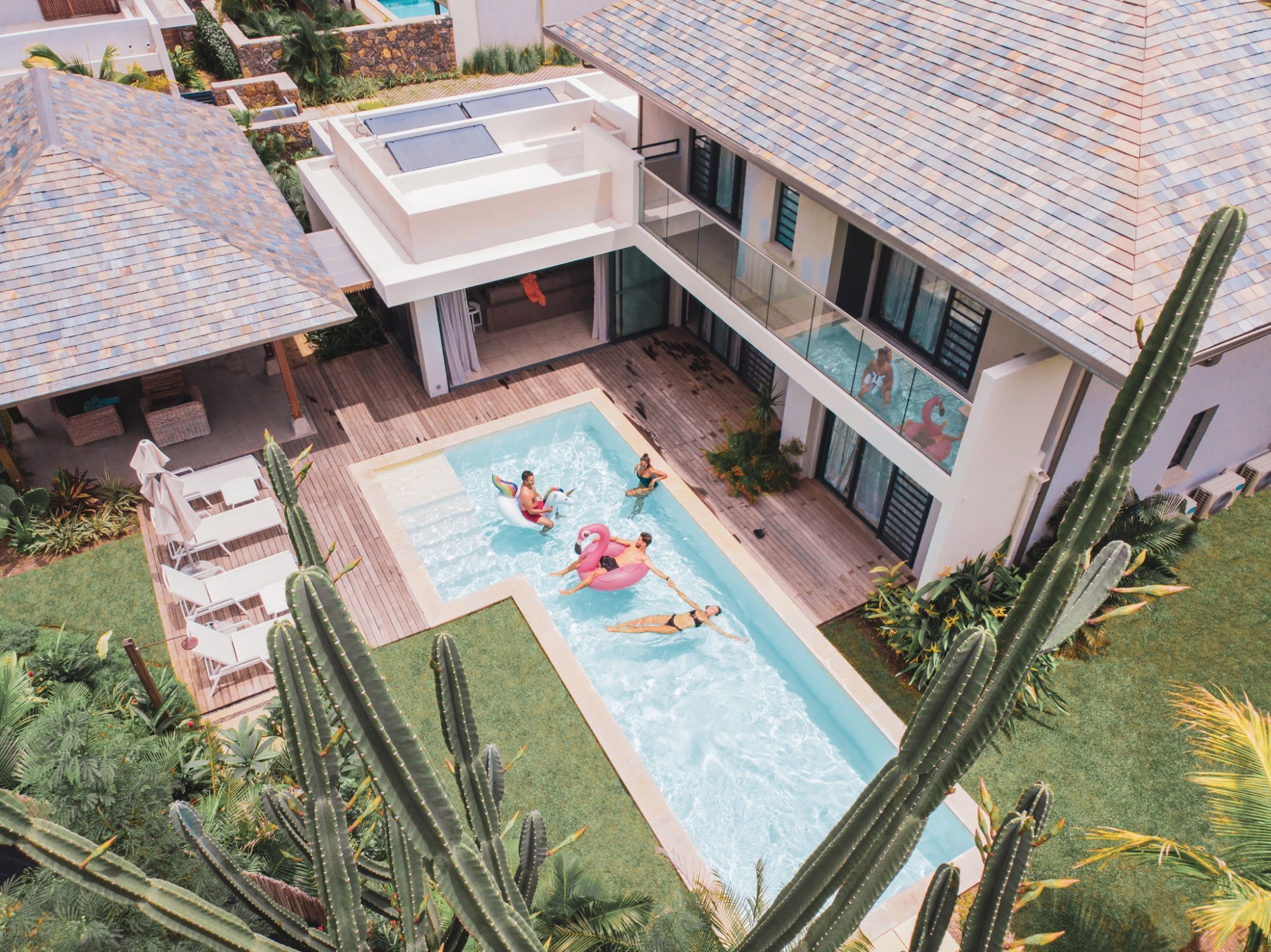 MJ Holidays Mauritius - Swimming Pool