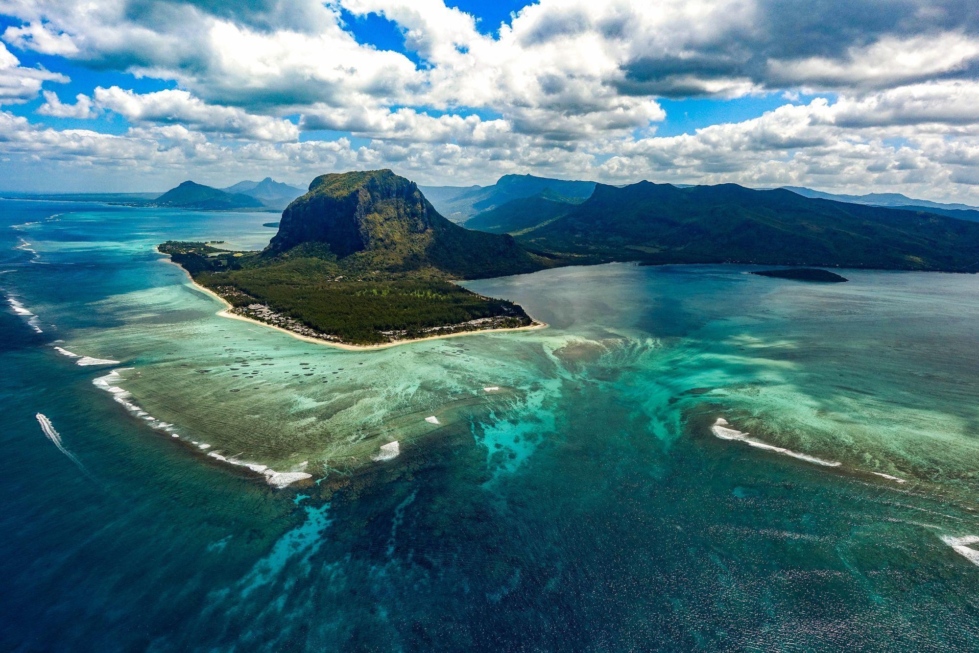 MJ Holidays Mauritius - Surroundings